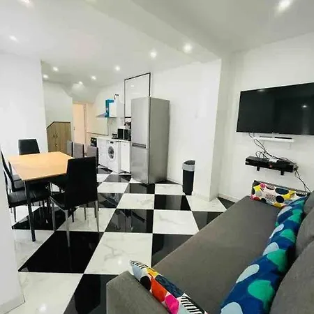 Entire Stade De France Holiday home Aubervilliers